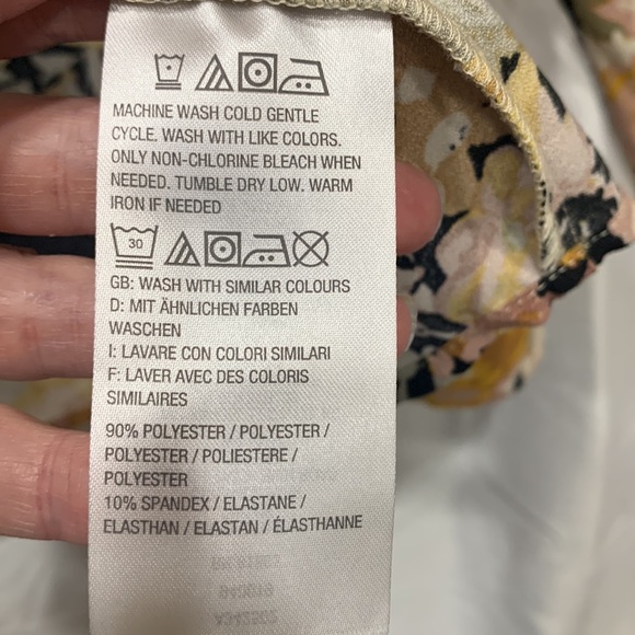 D&CO Women’s Black Multi-Floral Long Sleeve Button Down Shirt - Picture 4 of 7